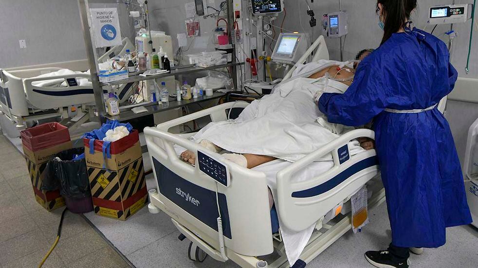 Continúa la baja de la ocupación de camas de terapia intensiva por casos de Covid-19. Orlando Pelichotti/Los Andes