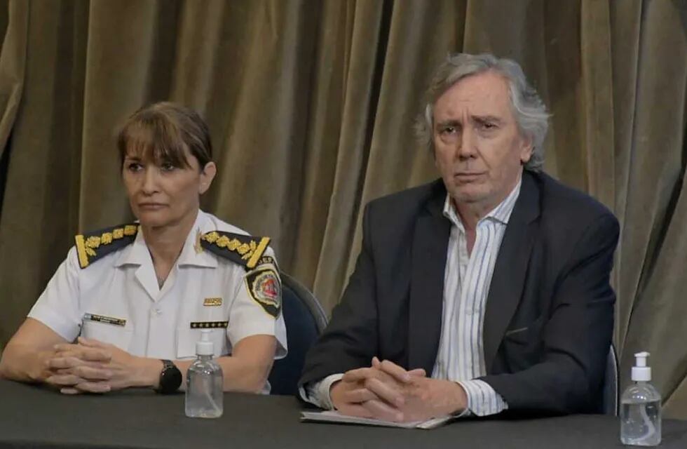 Seguridad: la jefa de la Policía de Córdoba, Liliana Zárate, y el secretario de Seguridad y Prevención, Claudio Stampalija. (La Voz)