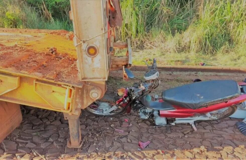 Ruiz de Montoya: motociclista en grave estado tras chocar contra un camión