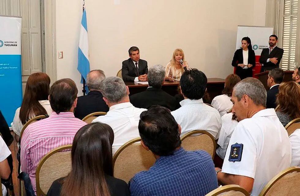 El Ministerio de Seguridad junto al Ministerio de Salud firmaron un convenio para crear un CAPS. (Fuente: Comunicación Gobierno de Tucumán)