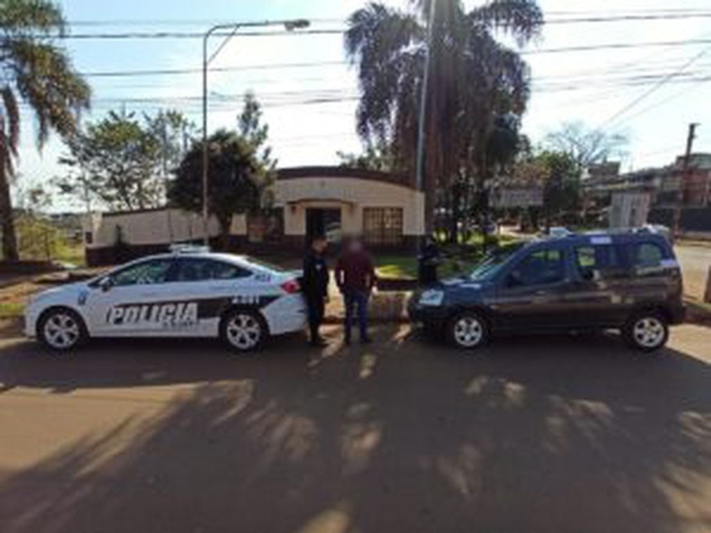 La policía secuestró vehículos robados en Buenos Aires.