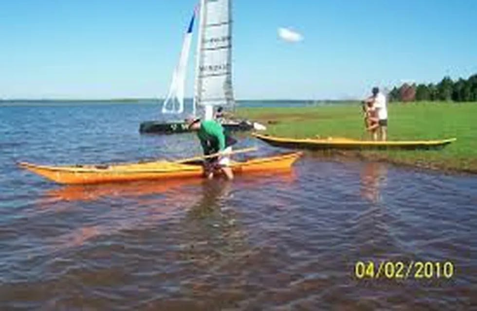 Lago Uruguaí un lugar turístico a kilómetros de Cataratas del Iguazú para la pesca, deportes náuticos y excursiones. (WEB)