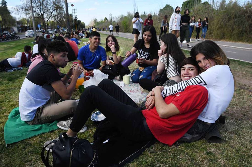 En el parque estación Benegas de Godoy Cruz los jóvenes celebraron su Día. José Gutiérrez/Los Andes
