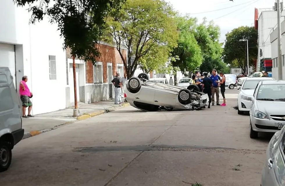 Accidente calle Seguí\nCrédito: Augusto Aduco