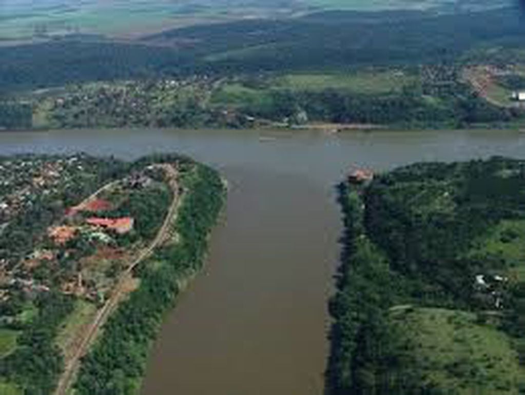Vista del Iguazú, en su desembocadura sobre el Paraná. (WEB)