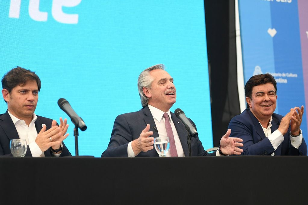 El Presidente Alberto Fernández en la inauguración de la “Expo Congreso Ciudades para Vivir Bien” en Tecnópolis, junto al Gobernador de la Provincia de Buenos Aires y Fernando Espinosa, intendente de la Matanza, el 3 de noviembre del 2022. (La Voz)