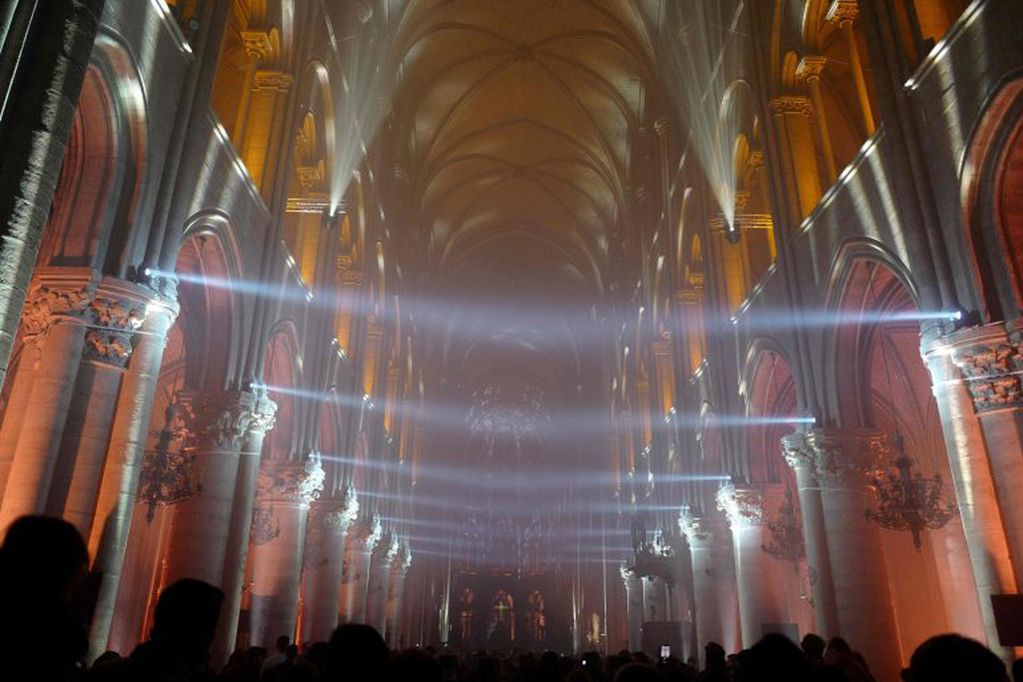 El interior de la catedral de Notre Dame (Foto: Ludovic MARIN / AFP)