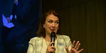 Diana Mondino