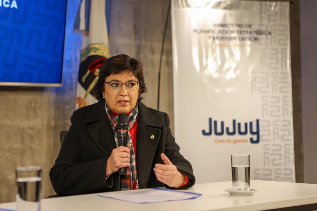 La ministra de Planificación Estratégica y Modernización de Jujuy, Isolda Calsina, describió numerosas funciones disponibles en la app tujujuy.