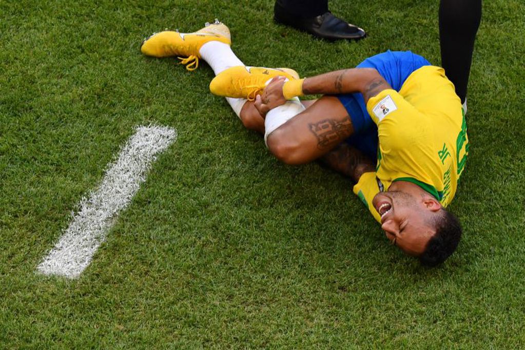 Las exageradas reacciones de Neymar