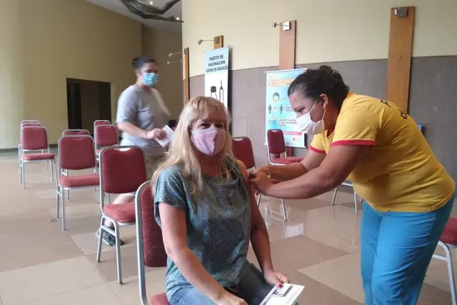 Se amplió la población objetivo para la inmunización contra el COVID-19 en Iguazú