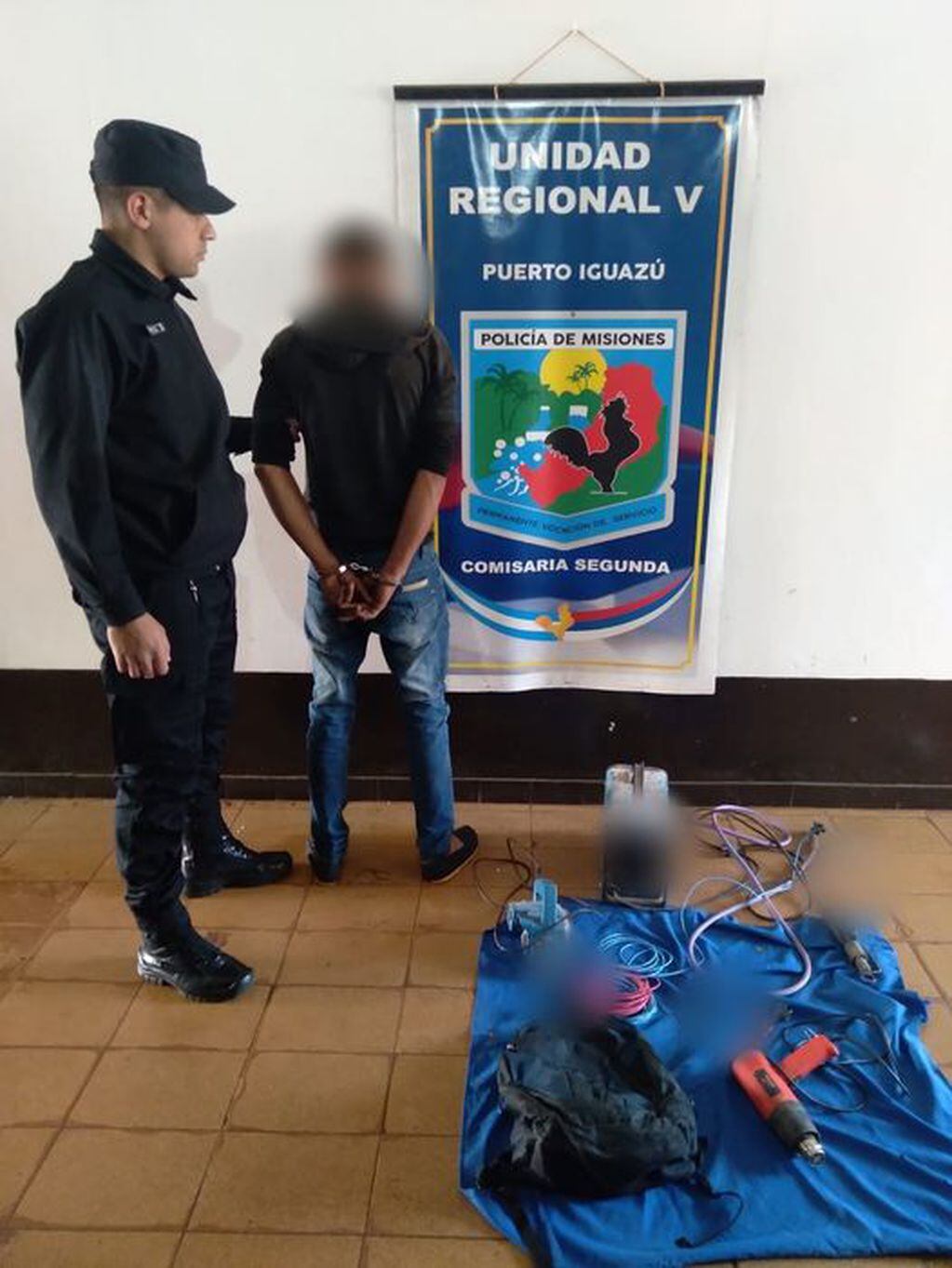 Puerto Iguazú: recuperan varios objetos robados y detienen a un joven implicado en el hecho.