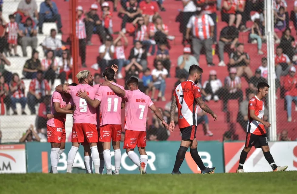 Instituto enfrentó a Maipú en Alta Córdoba, en el marco de un amistoso de cara a su presentación en las semifinales del Reducido por el segundo ascenso de la Primera Nacional. (Facundo Luque / La Voz)