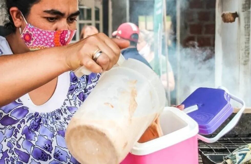 La comuna asiste a los lugares donde muchos chicos reciben su merienda.