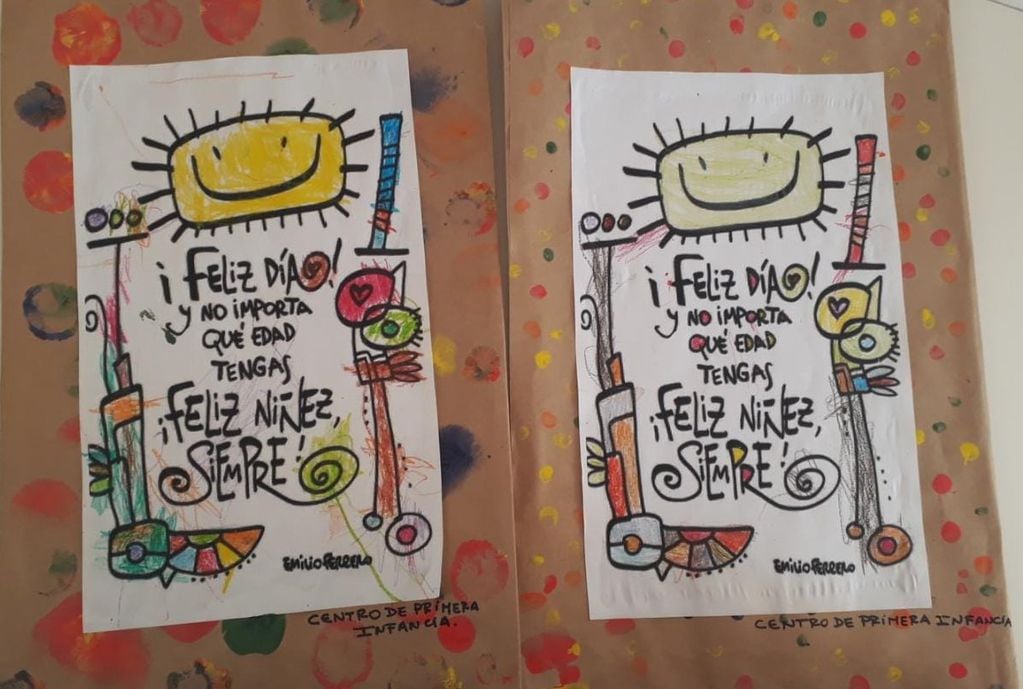 Adultos mayores tejieron para los niños de los Centros de Primera Infancia y recibieron dibujitos en agradecimiento