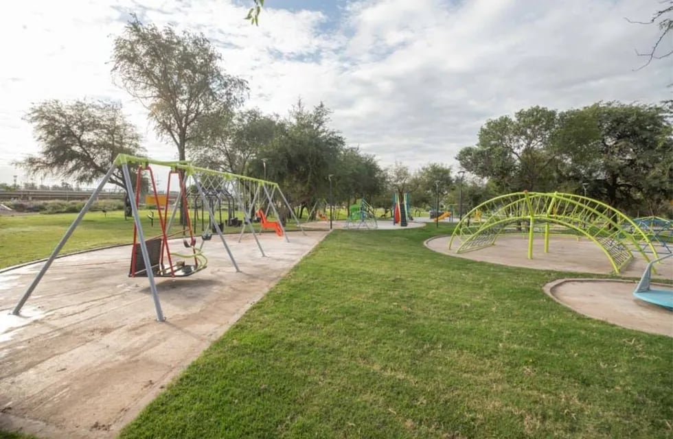El nuevo parque tendrá 15 plazas con juegos infantiles. Y un impactante mirador al río (Gobierno de Córdoba).