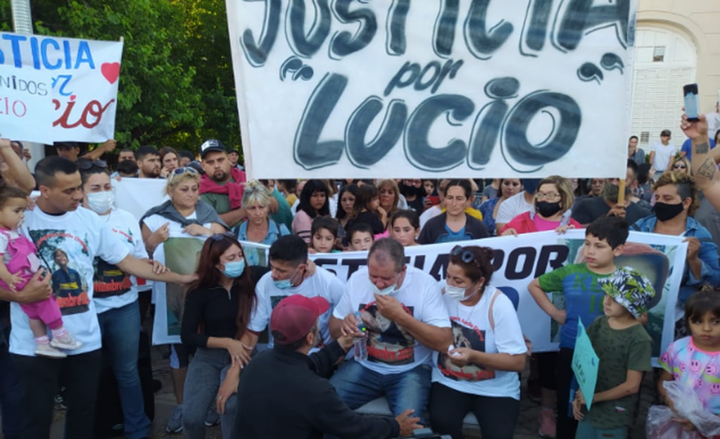 Las imágenes de la manifestación pidiendo "Justicia por Lucio". Twitter @LPNLaPampa