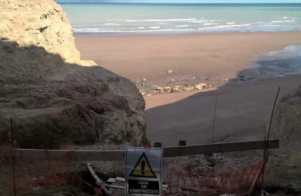 Un niño se quemó los pies en Playa Bonita tras pisar las brasas de un asado mal apagado.