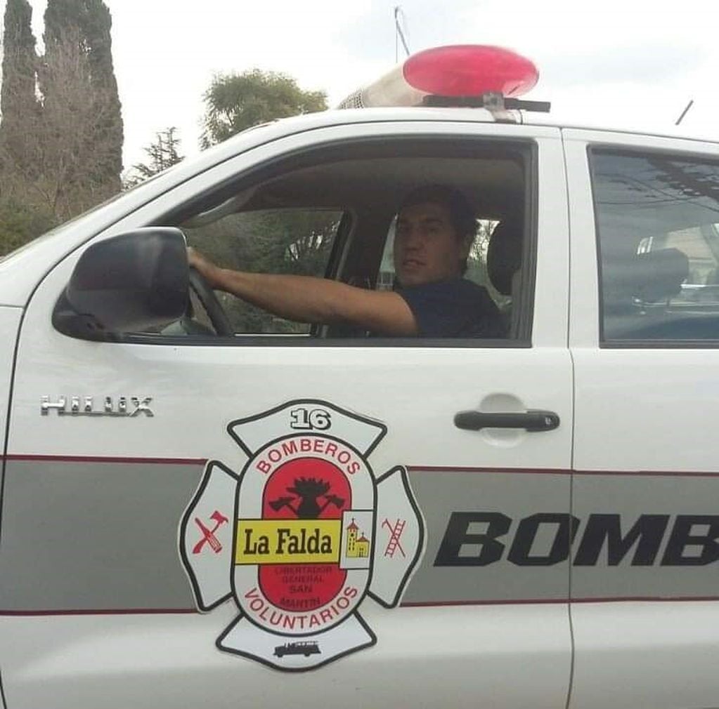 Bombero voluntario Elvio Montoya. (Foto: facebook).
