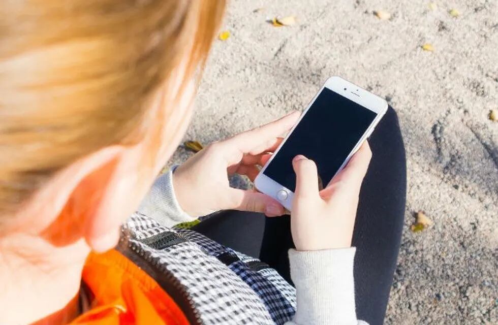 La mamá del chico víctima de acoso por una maestra le había pedido el teléfono a su hijo. (Archivo)