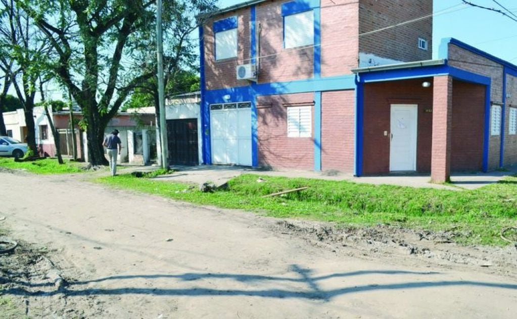 Entre las calles Pedro Esnaola y Las Orquídeas a una cuadra de la avenida Libertad.