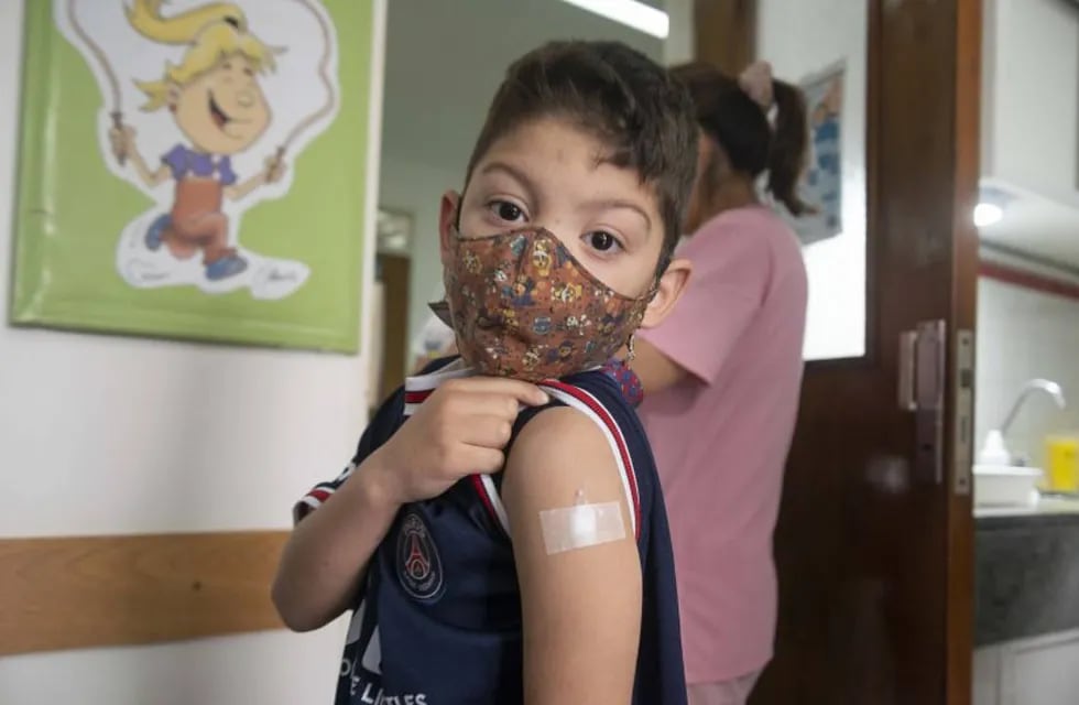 Aumenta la vacunación entre los más chicos. (Guillermo Fernández - Municipalidad de Rosario)