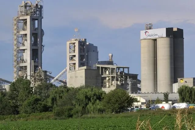 Holcim Argentina cierra la fábrica de cemento de Yocsina.