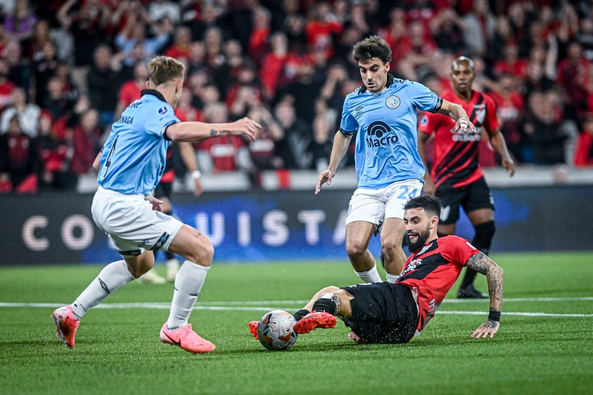 Belgrano marcó el empate en Brasil y el tanto fue anulado por el VAR. (Copa Sudamericana)