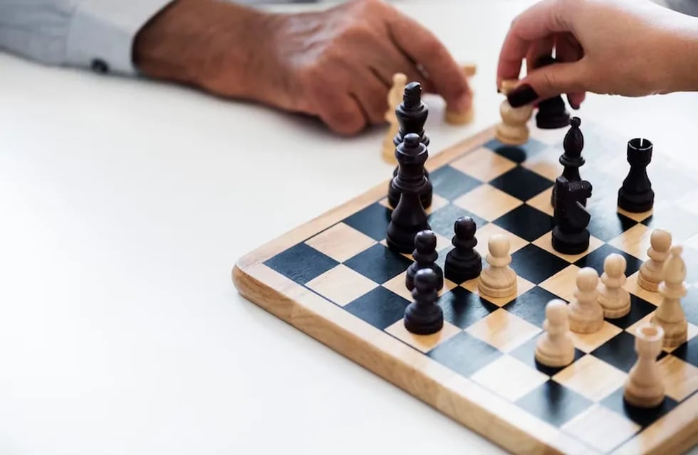 Un marplatense hizo un torneo de ajedrez y no se anotó nadie.