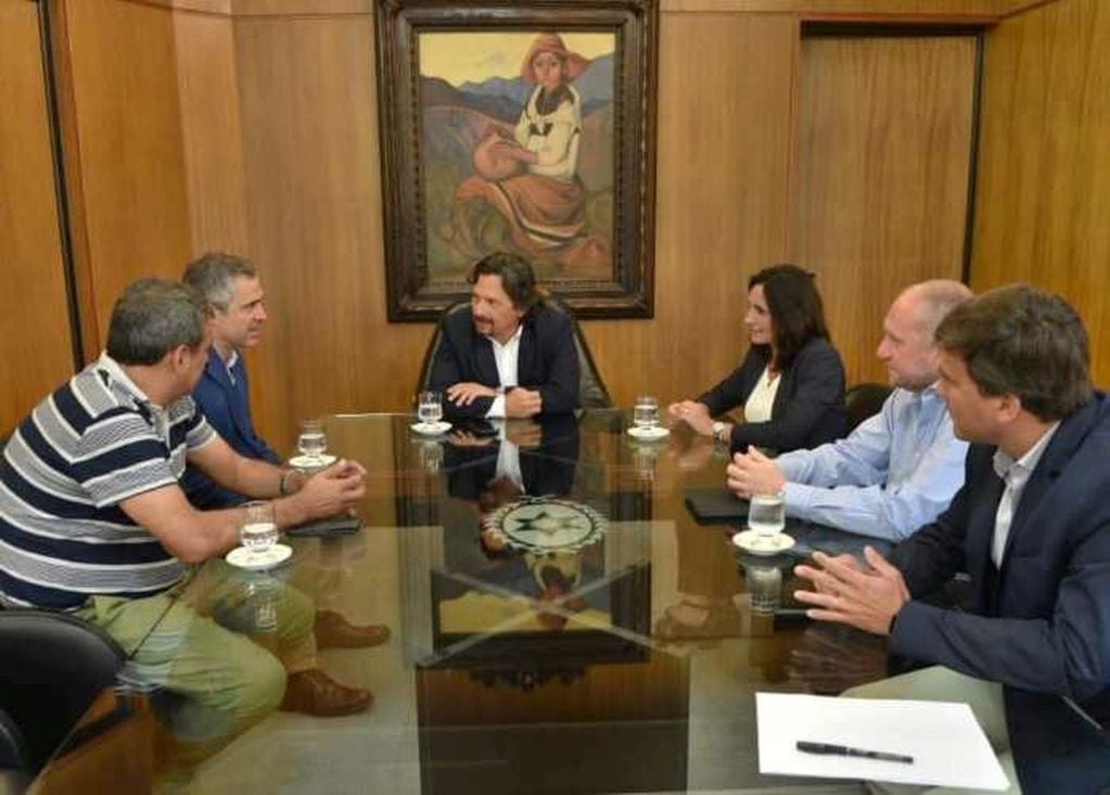 Gustavo Sáenz se reunió con los nuevos gerentes de hospitales públicos (Web)