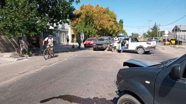 Choque de camionetas en San Rafael.