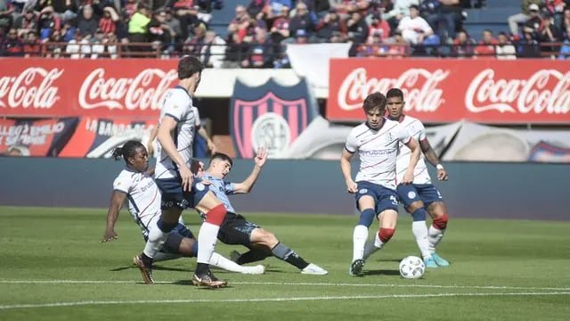 Belgrano enfrenta a San Lorenzo por la Copa de la Liga
