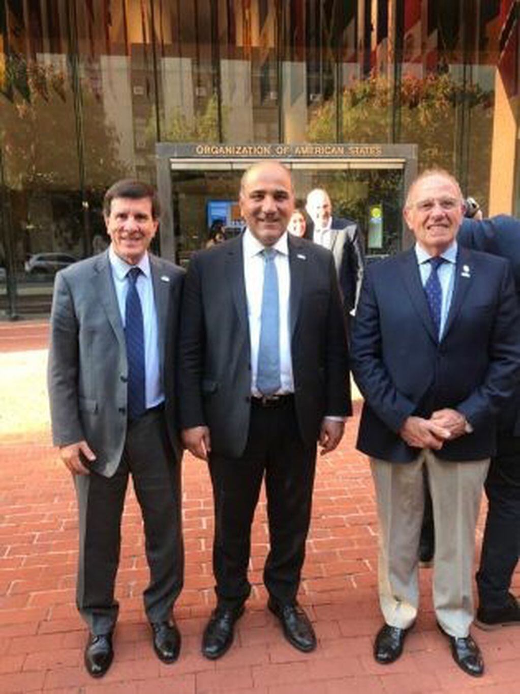 El Gobernador Manzur con el Rector de la UNT, José García y el Decano José Luis Jiménez. (Fac. de Cs. Económicas UNT)