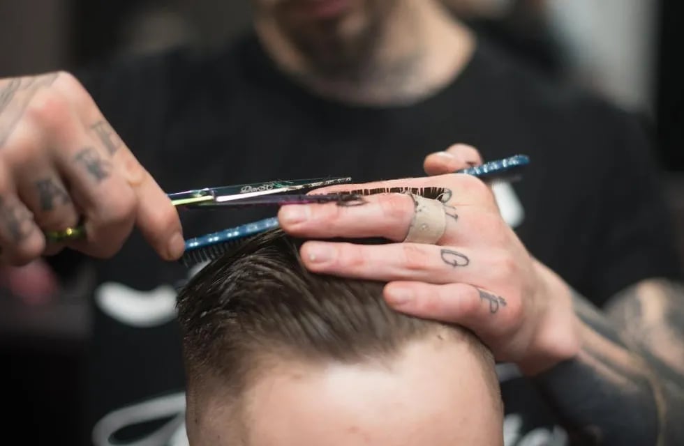 Intentó asistir a una peluquería de Córdoba, pero un error lo hizo viral en las redes