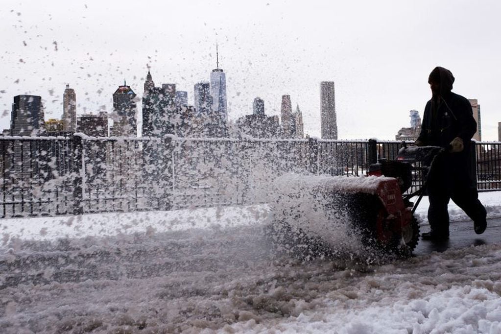 Al menos cuatro muertos por la tormenta de nieve en Estados Unidos. Foto: AP.