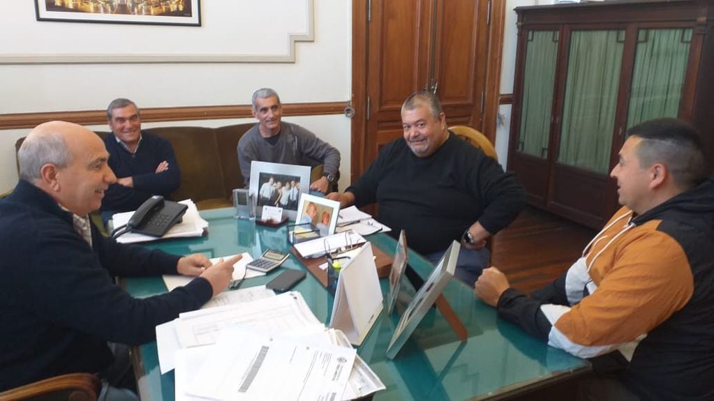 Salarios: el Sindicato de Trabajadores Municipales de Tres Arroyos se reunieron con Hugo Fernández