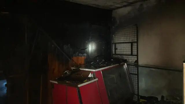 Incendio el local comercial Arroyito