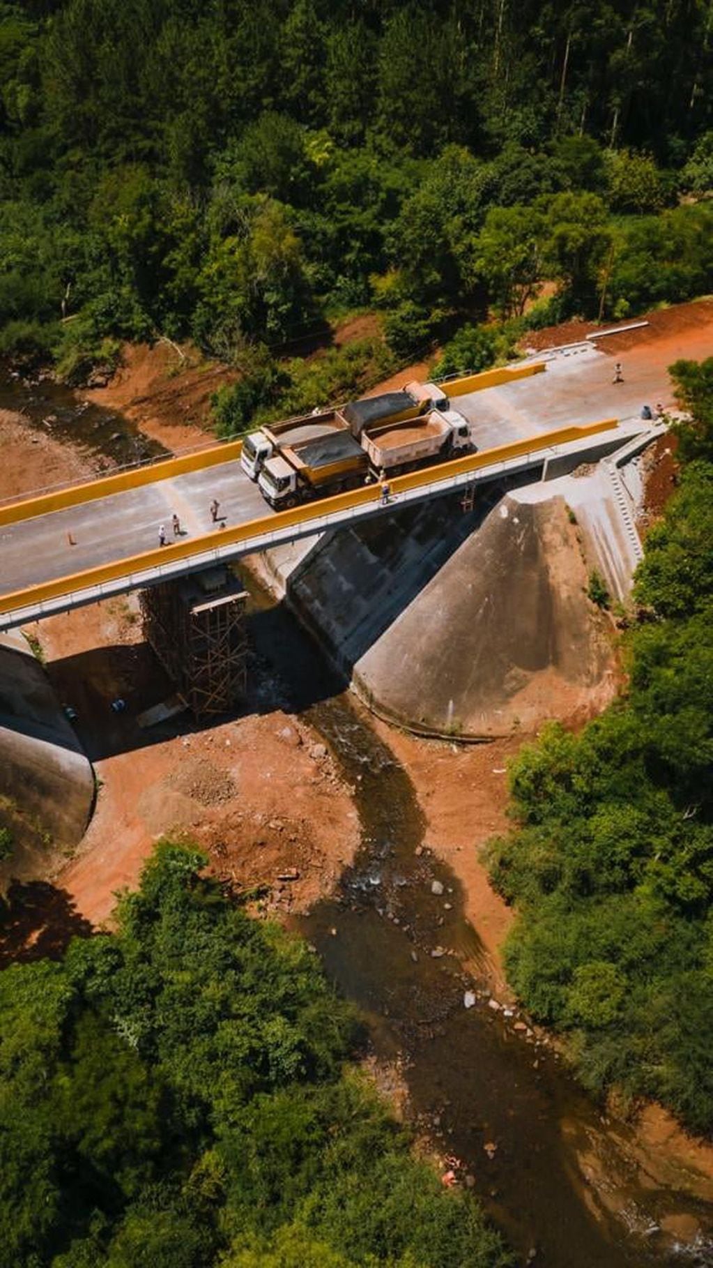 El puente que une a Aristóbulo del Valle y a Jardín América ya se encuentra habilitado.