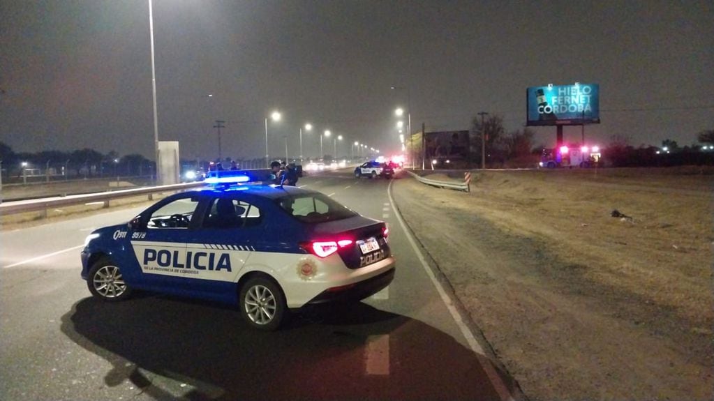 Contuvieron un incendio en la zona del aeropuerto de Córdoba. (Javier Ferreyra/La Voz)