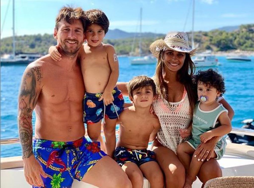 La familia vacacionando en el Caribe. (Instagram/@antonelaroccuzzo)