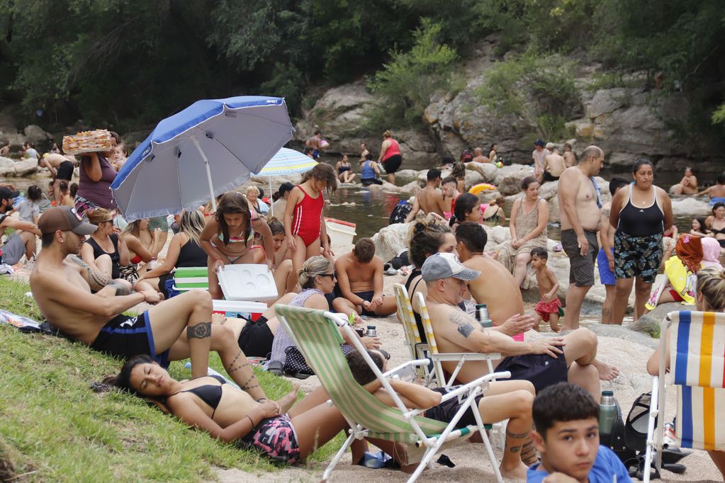 El balneario El Fantasio de Carlos Paz se colmó de gente. (La Voz)