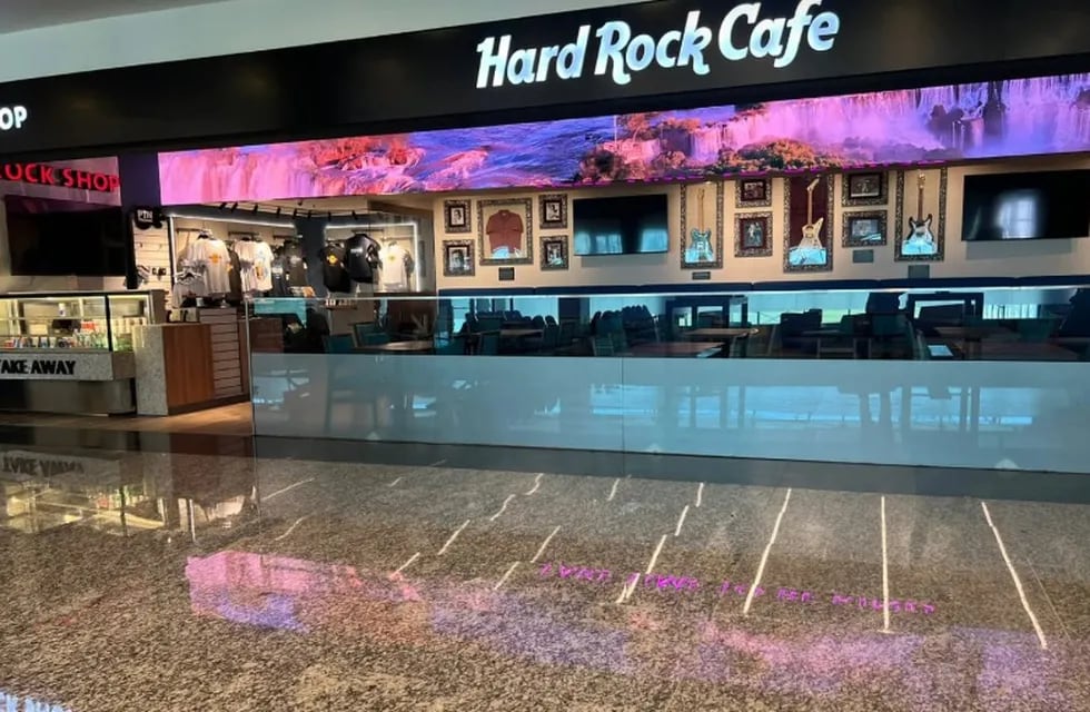 Inauguran el primer Hard Rock Café emplazado en el Aeropuerto de Puerto Iguazú: es el primero del interior del país.