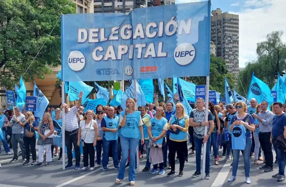 Protesta de la Unión de Educadores de la Provincia de Córdoba (UEPC).