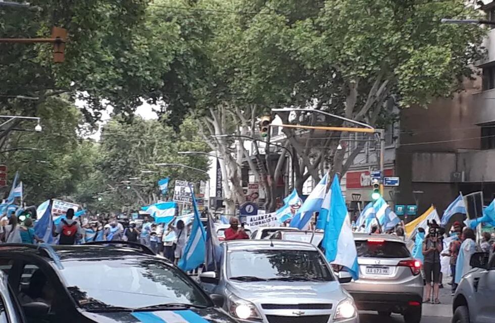 Banderazo del 8N en Mendoza