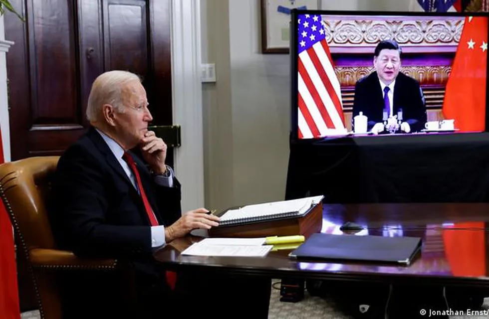 Joe Biden y Xi Jinping se reunirán por primera vez de manera presencial, tras el último encuentro a fines de julio. Foto: Corresponsalía.