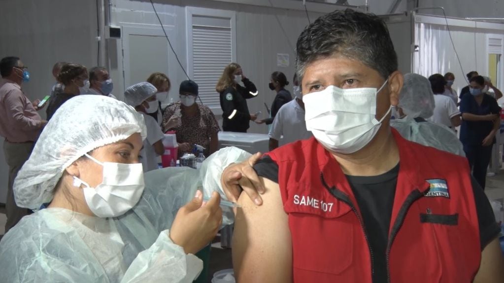 "Claramente tenemos mejores posibilidades de enfrentar al coronavirus vacunados que no vacunados", sostuvo el ministro Bouhid al dar por iniciada en Jujuy la campaña de vacunación para luchar contra el Covid-19.