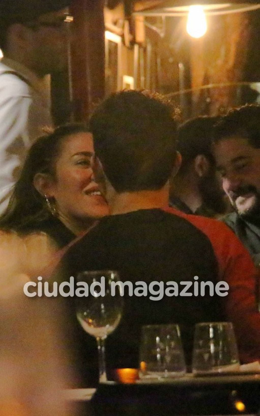 Jimena Barón y Rodrigo Romero, su novio, disfrutaron de una noche romántica en Palermo Hollywood.