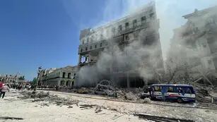 Explosión y derrumbe en un hotel de La Habana (@ERIKEO5555).