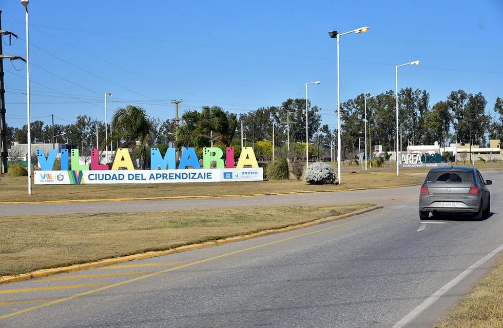 Ingreso a Villa María por Autopista Córdoba - Rosario.