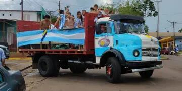 Puerto Iguazú festejó la victoria de la Selección